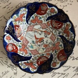 Imari Japanese Scalloped Bowl, 19th Century collectible.
